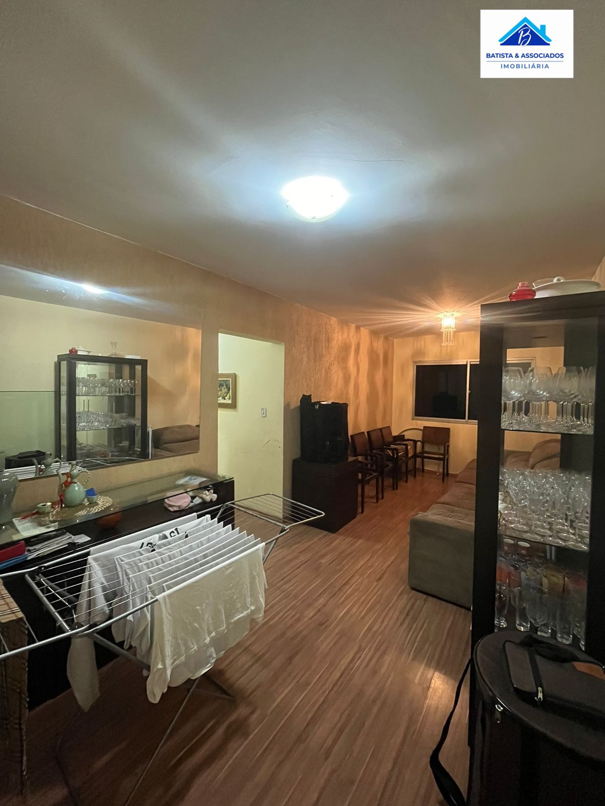 Apartamento à venda com 2 quartos, 75m² - Foto 2