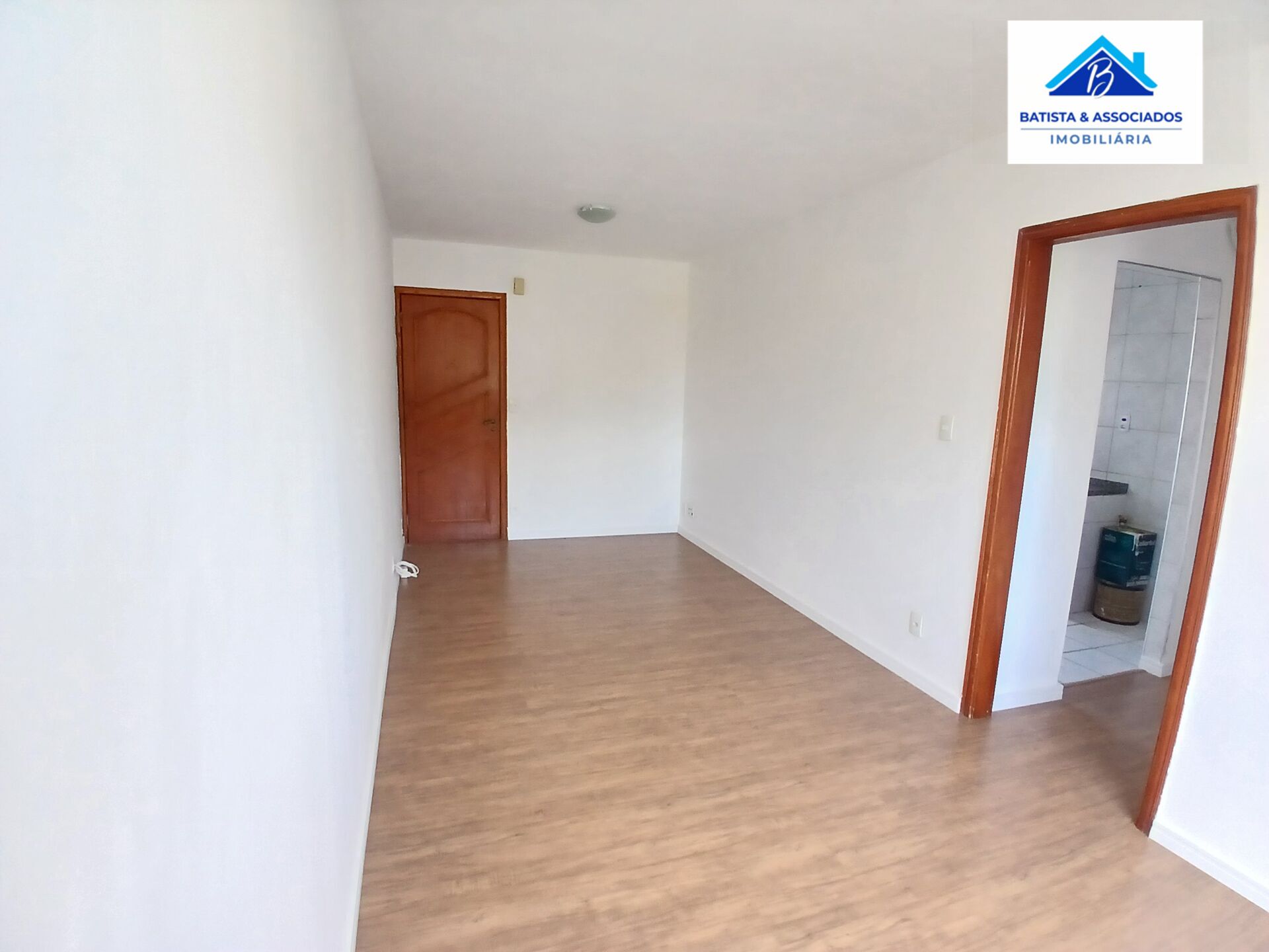 Apartamento à venda com 3 quartos, 75m² - Foto 4