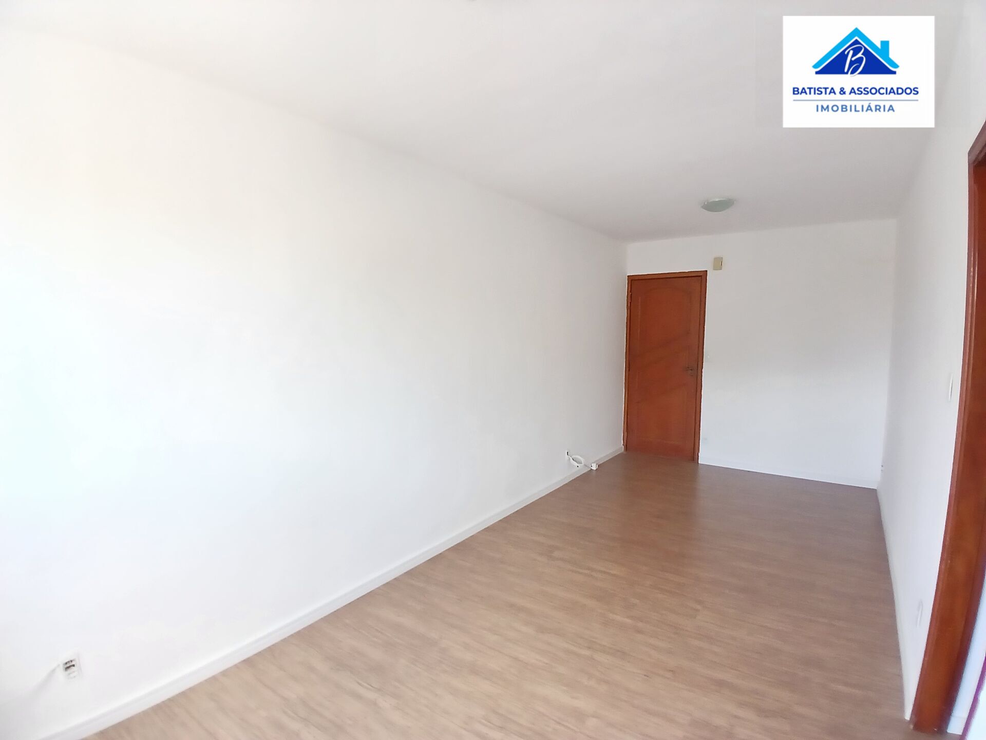 Apartamento à venda com 3 quartos, 75m² - Foto 3