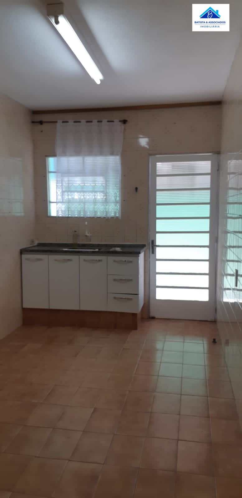 Casa à venda com 2 quartos, 90m² - Foto 3