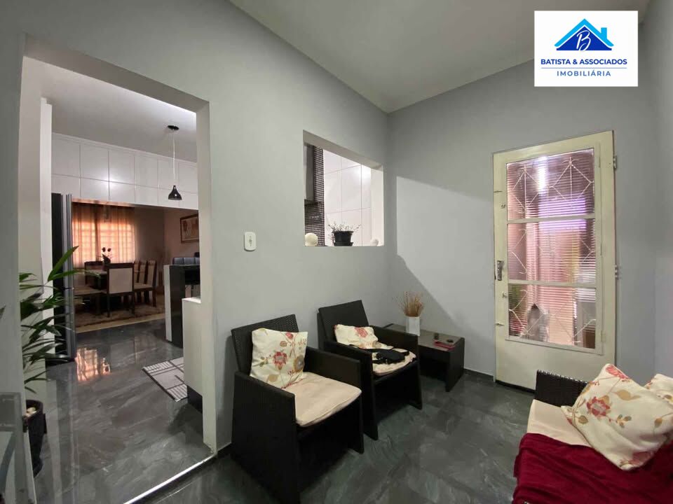 Casa à venda com 3 quartos, 370m² - Foto 4