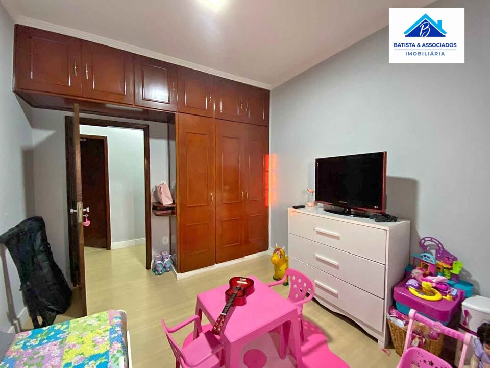 Casa à venda com 3 quartos, 370m² - Foto 7
