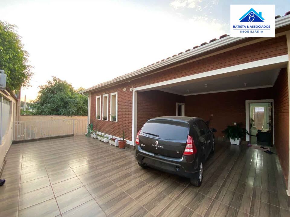 Casa à venda com 3 quartos, 370m² - Foto 1