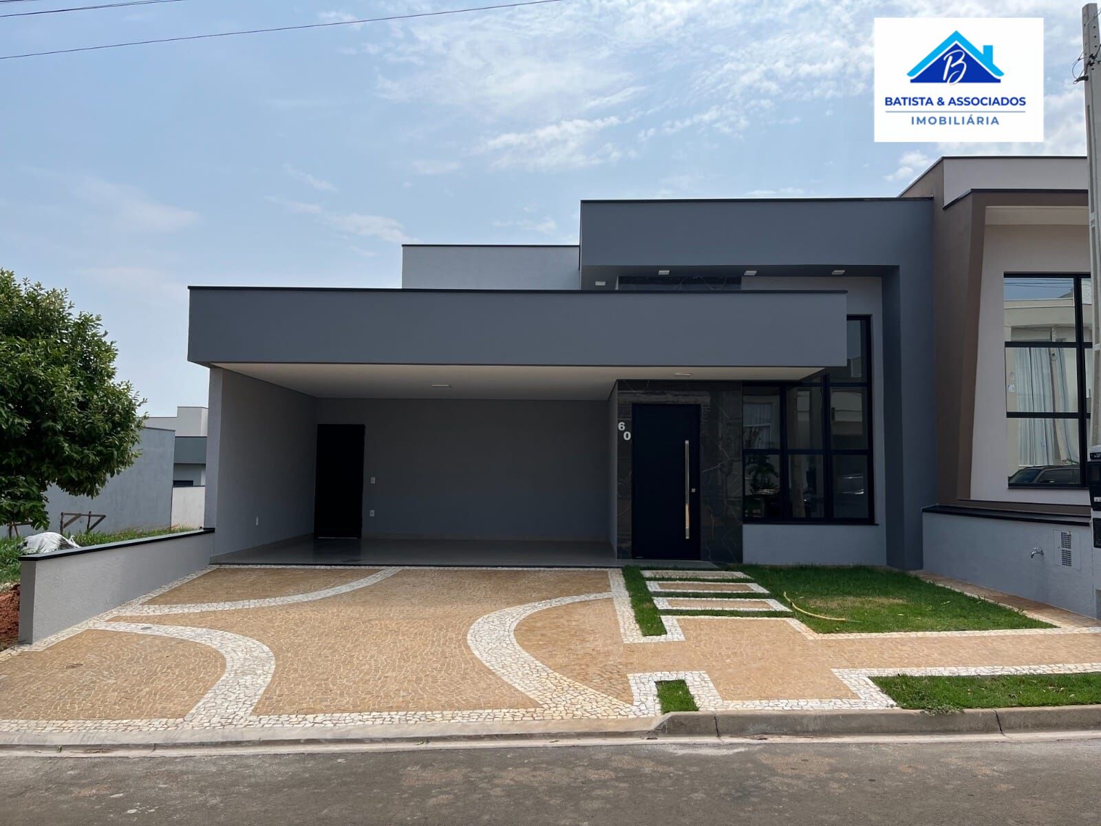 Casa à venda com 3 quartos, 172m² - Foto 1
