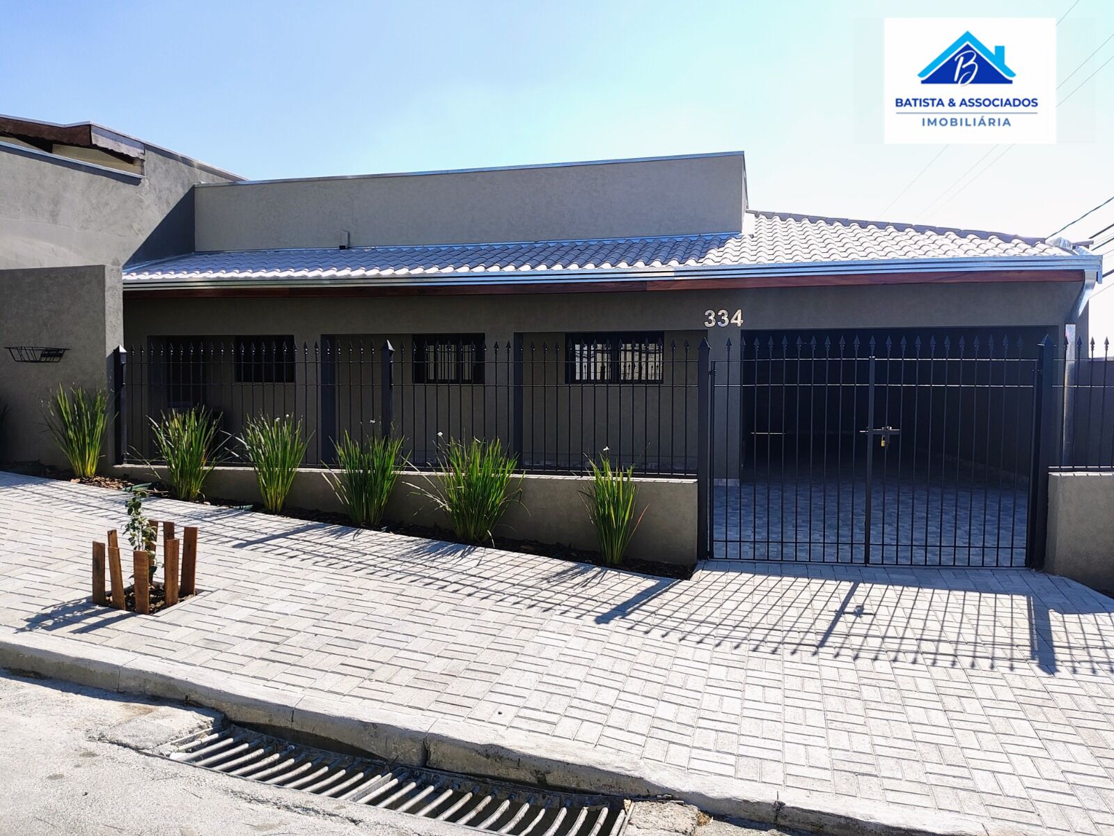 Casa para alugar com 3 quartos, 182m² - Foto 1