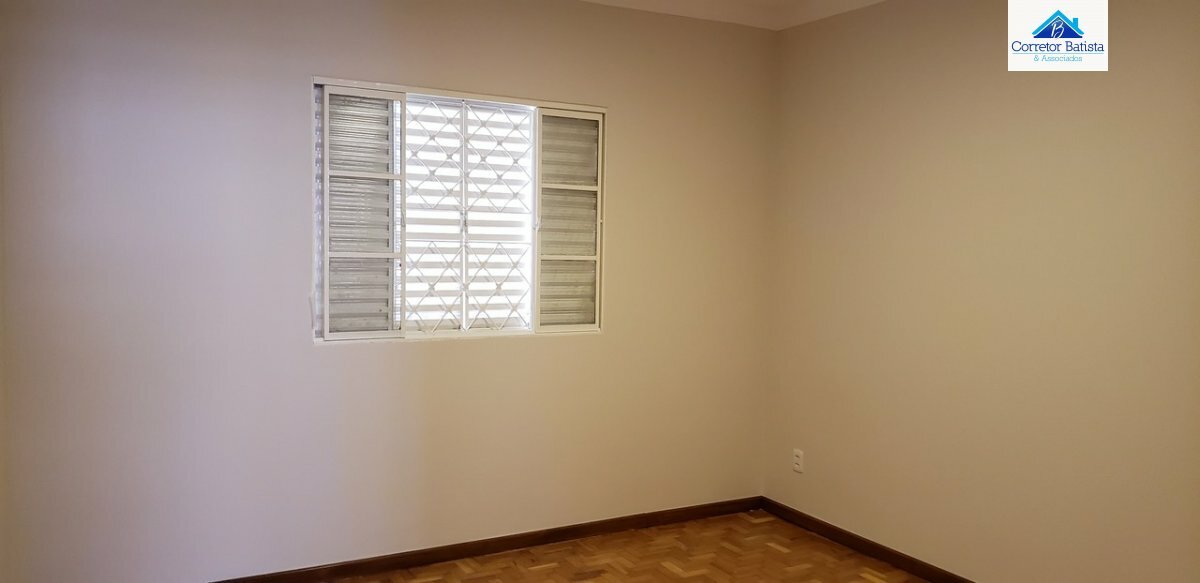 Casa à venda com 3 quartos, 241m² - Foto 10