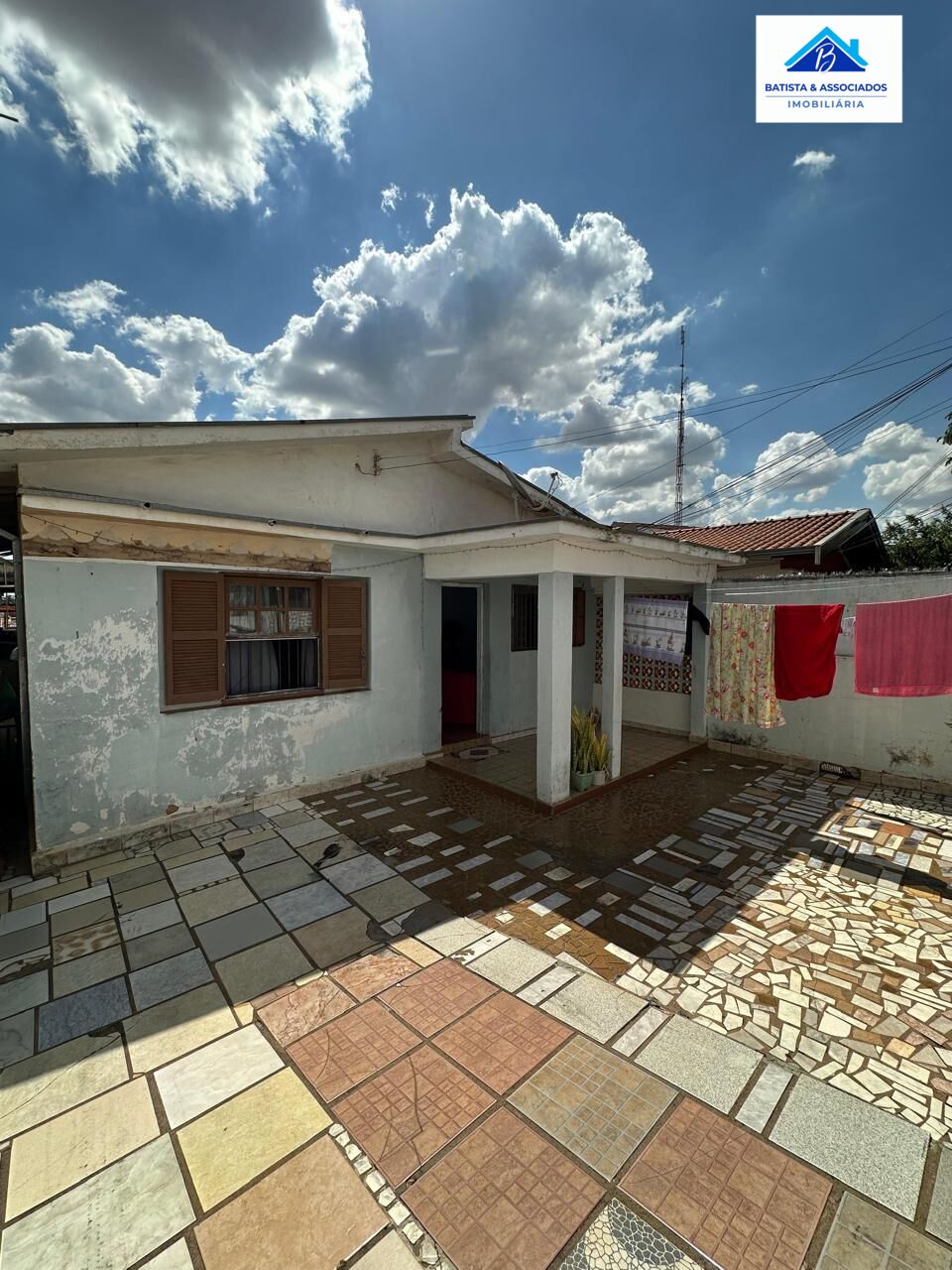 Casa à venda com 2 quartos, 250m² - Foto 1