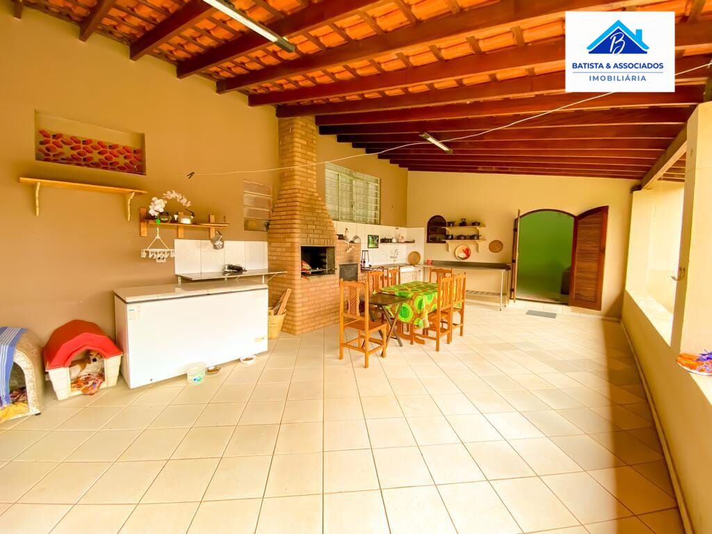 Chácara à venda com 3 quartos, 1000m² - Foto 1
