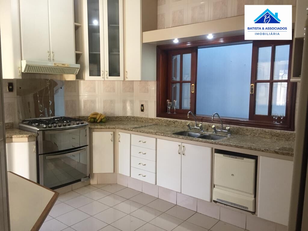 Casa à venda com 4 quartos, 380m² - Foto 5