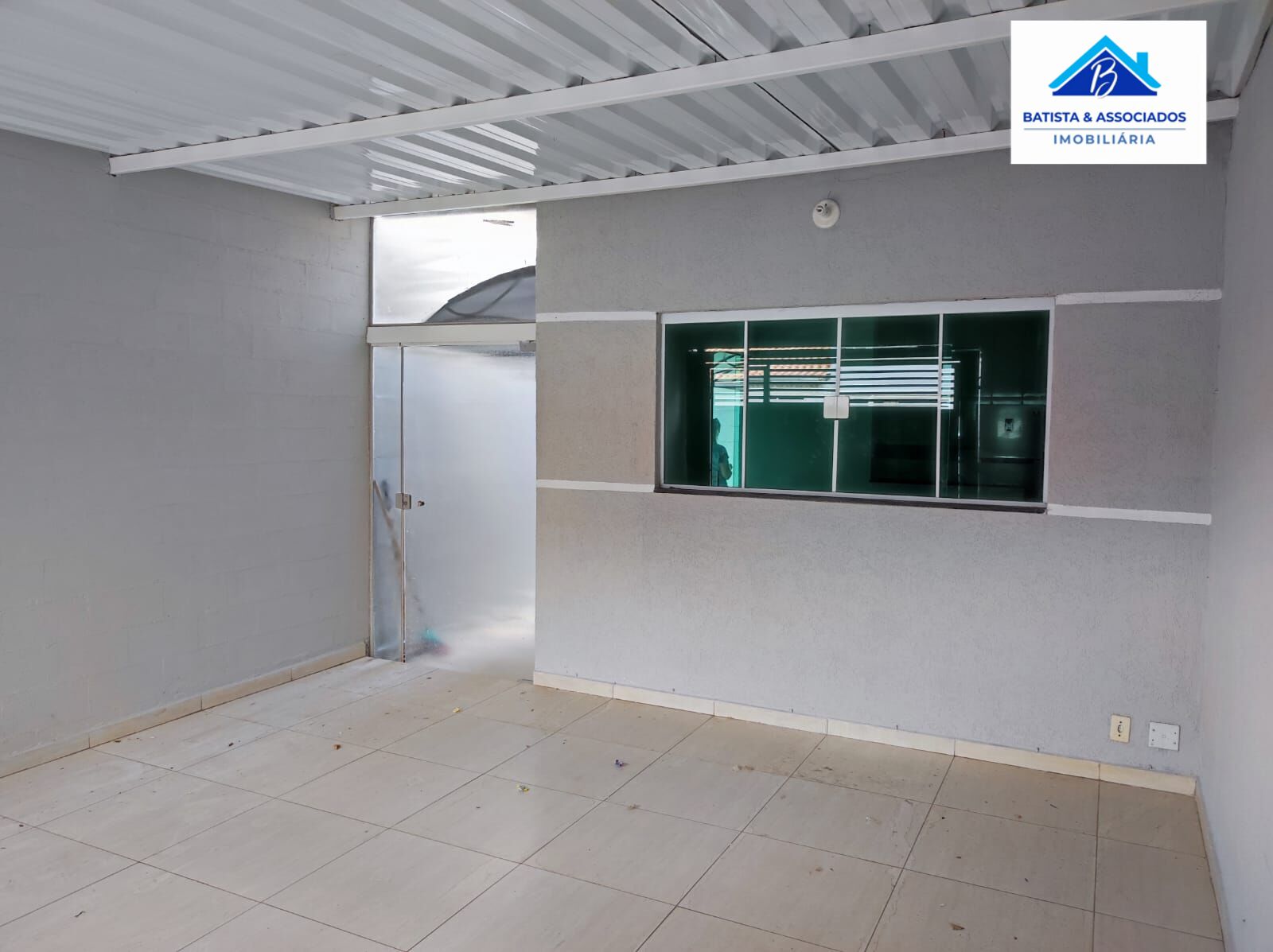 Casa à venda com 2 quartos, 70m² - Foto 5