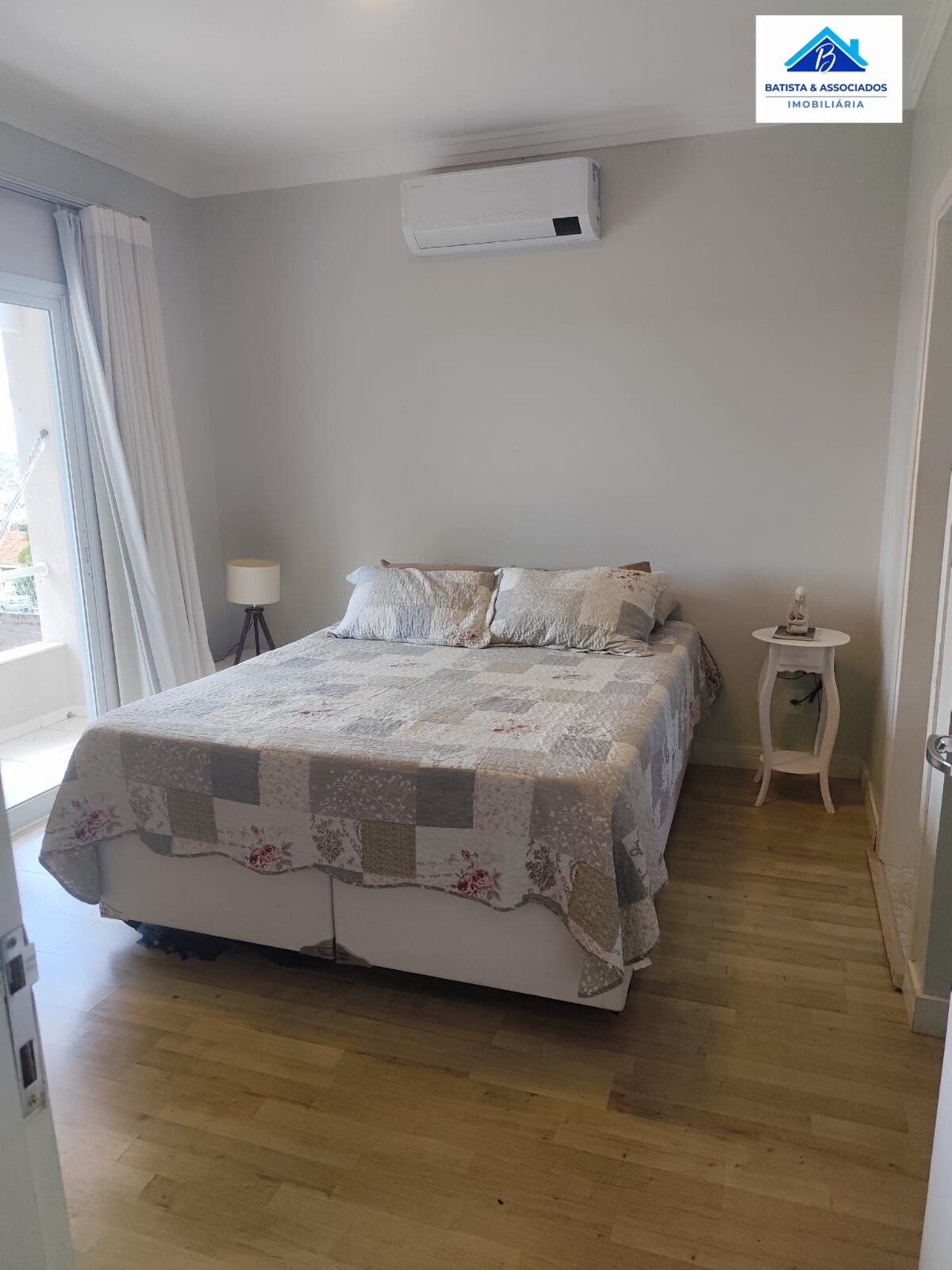 Casa à venda com 3 quartos, 210m² - Foto 5