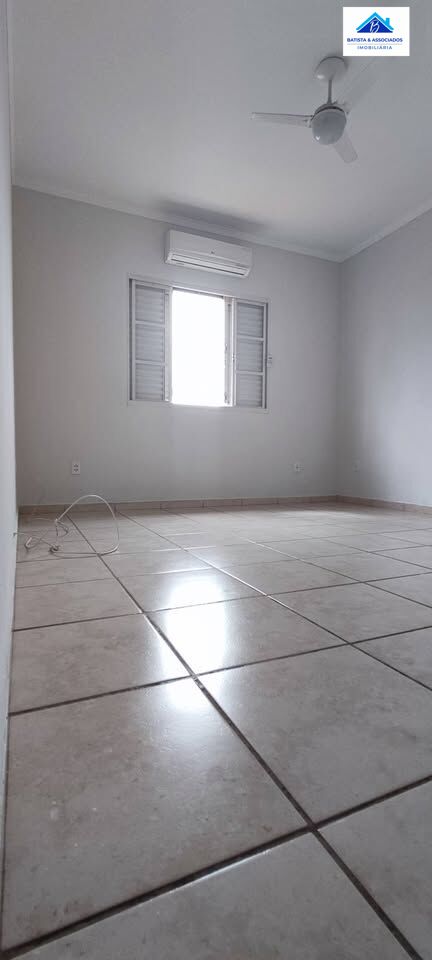 Casa à venda com 4 quartos, 240m² - Foto 7
