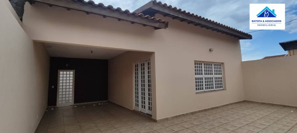 Casa à venda com 4 quartos, 240m² - Foto 2