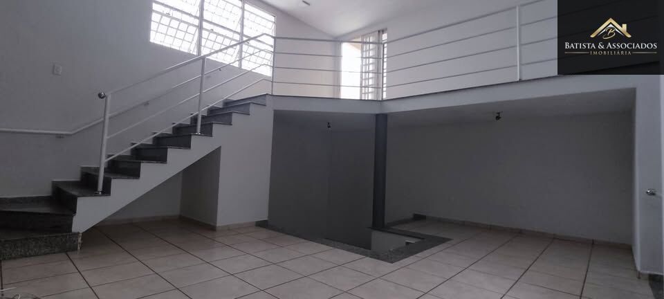 Casa, 4 quartos, 240 m² - Foto 3