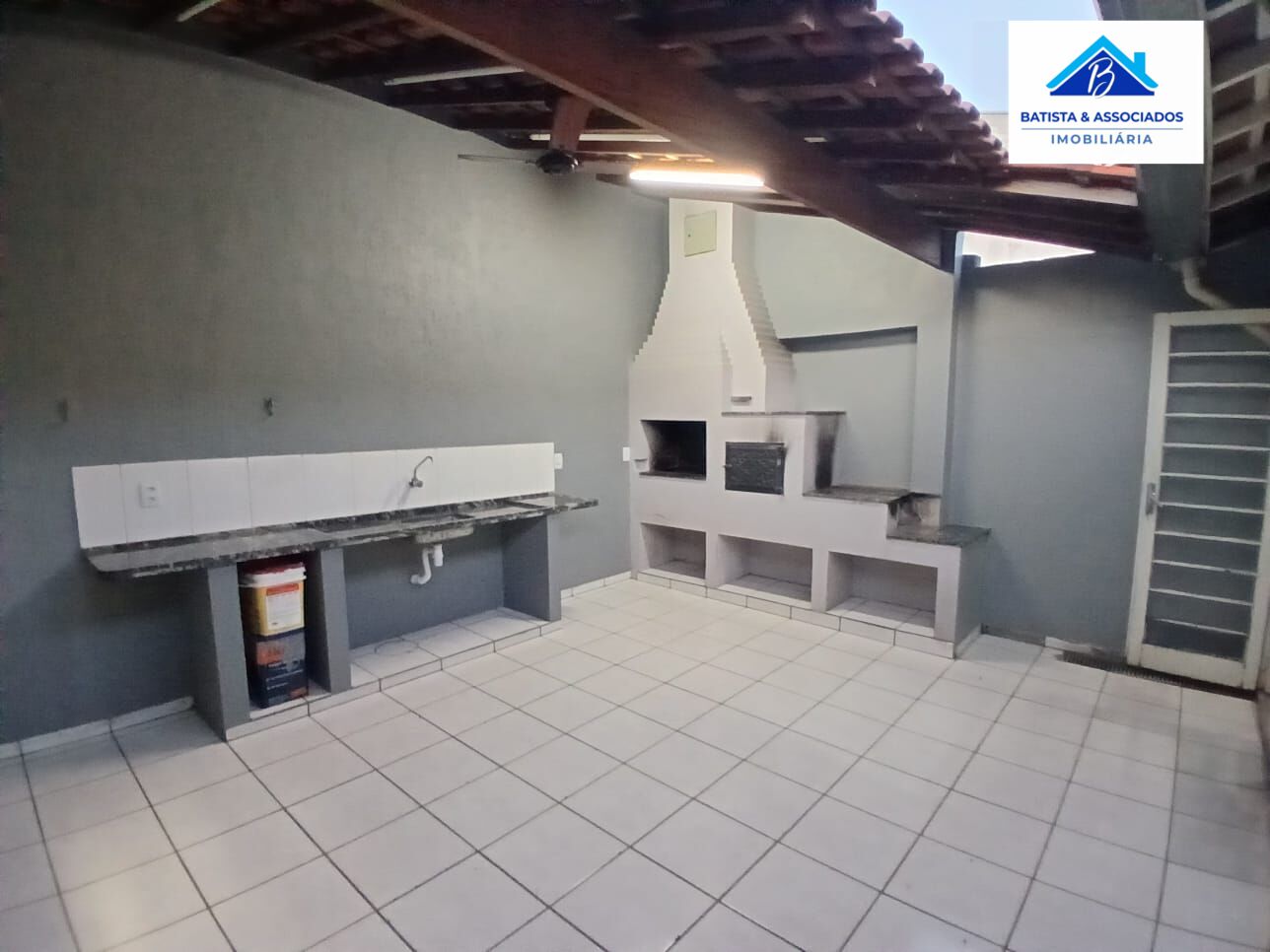 Casa à venda com 2 quartos, 80m² - Foto 17