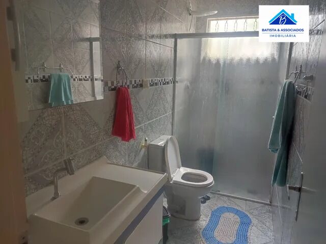 Casa à venda com 4 quartos, 200m² - Foto 3