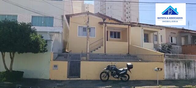 Casa à venda com 3 quartos, 130m² - Foto 1