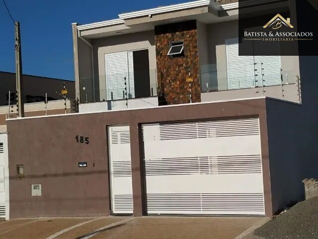 Casa, 3 quartos, 213 m² - Foto 1