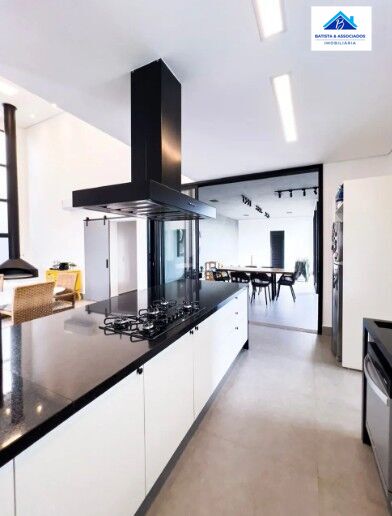 Casa à venda com 3 quartos, 220m² - Foto 4
