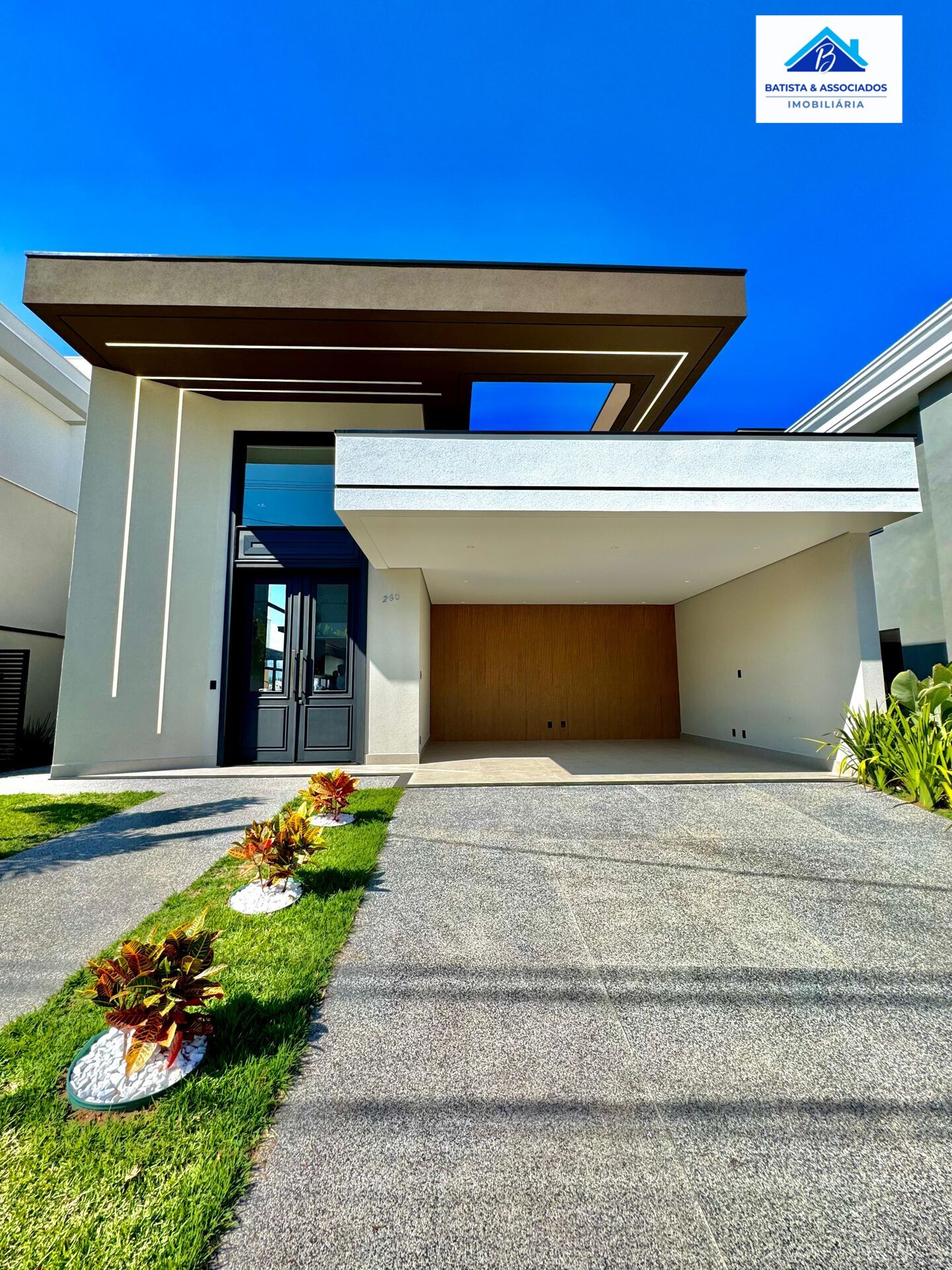 Casa, 3 quartos, 261 m² - Foto 1