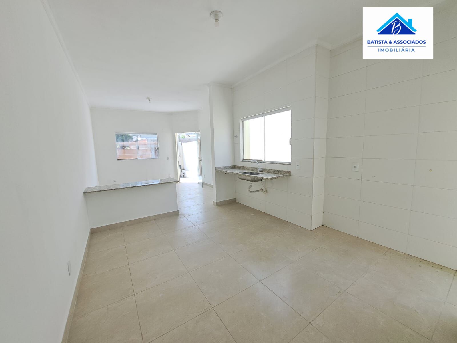 Casa à venda com 2 quartos, 67m² - Foto 4