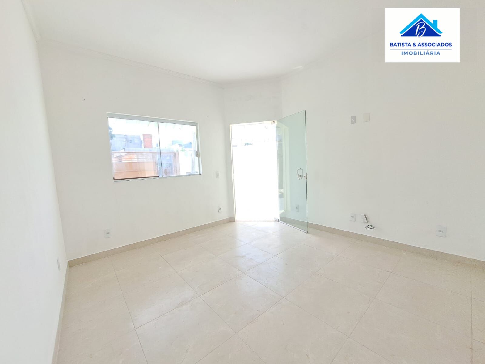 Casa à venda com 2 quartos, 67m² - Foto 2