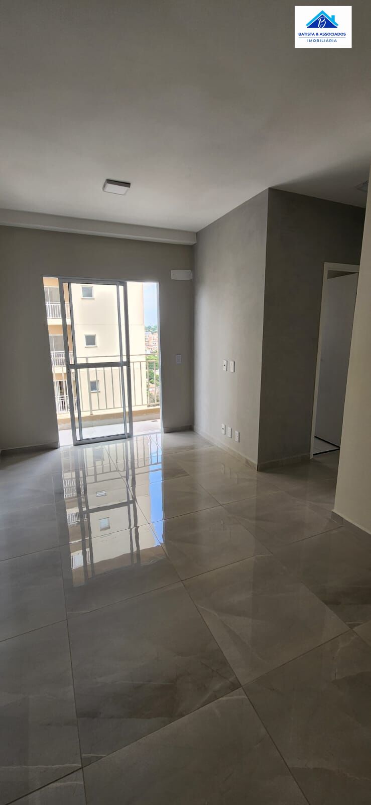 Apartamento à venda com 2 quartos, 57m² - Foto 1
