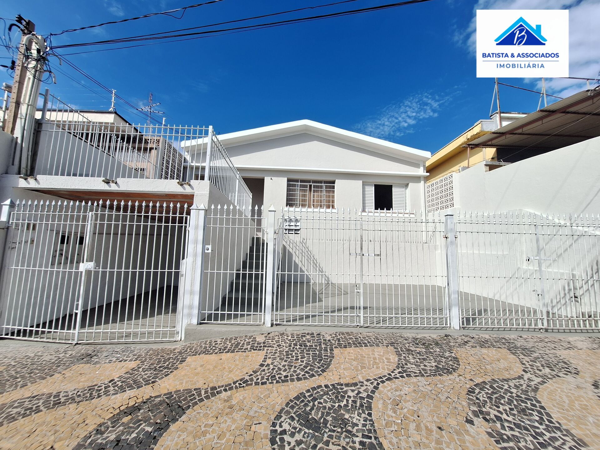 Casa, 3 quartos, 215 m² - Foto 1