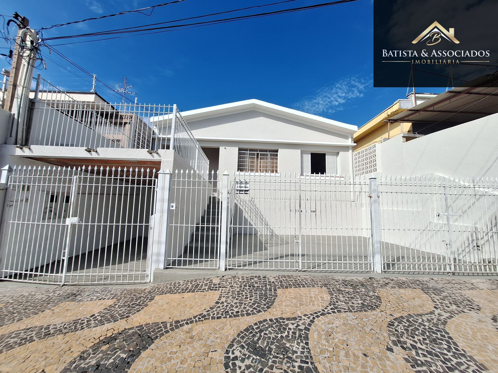Casa, 3 quartos, 215 m² - Foto 1