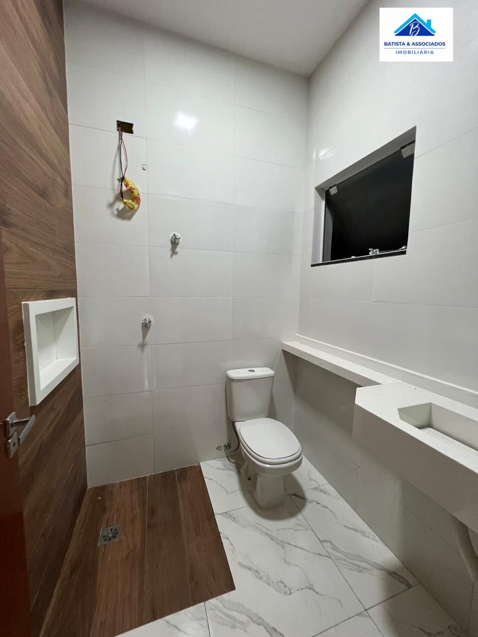 Casa à venda com 2 quartos, 70m² - Foto 4