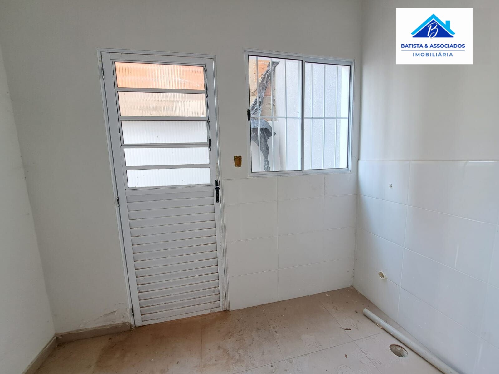 Casa à venda com 3 quartos, 82m² - Foto 12