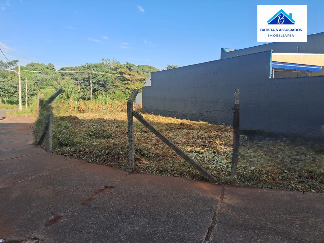 Terreno à venda, 341m² - Foto 1