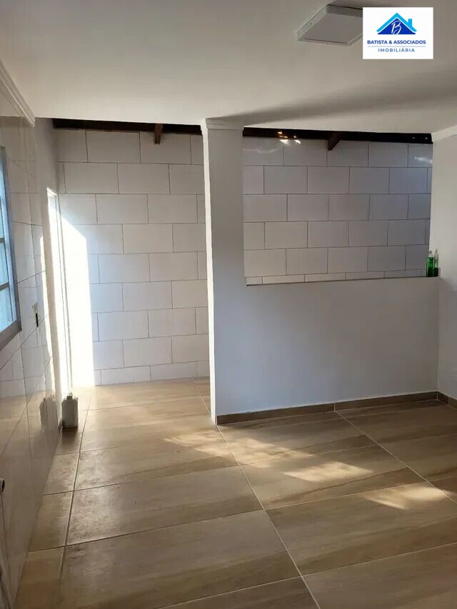 Casa à venda com 3 quartos, 115m² - Foto 2