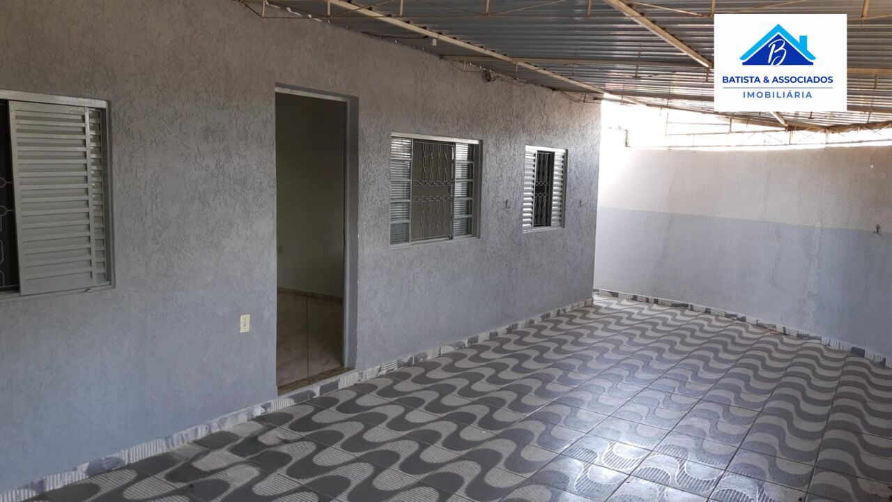 Casa à venda com 3 quartos, 192m² - Foto 1