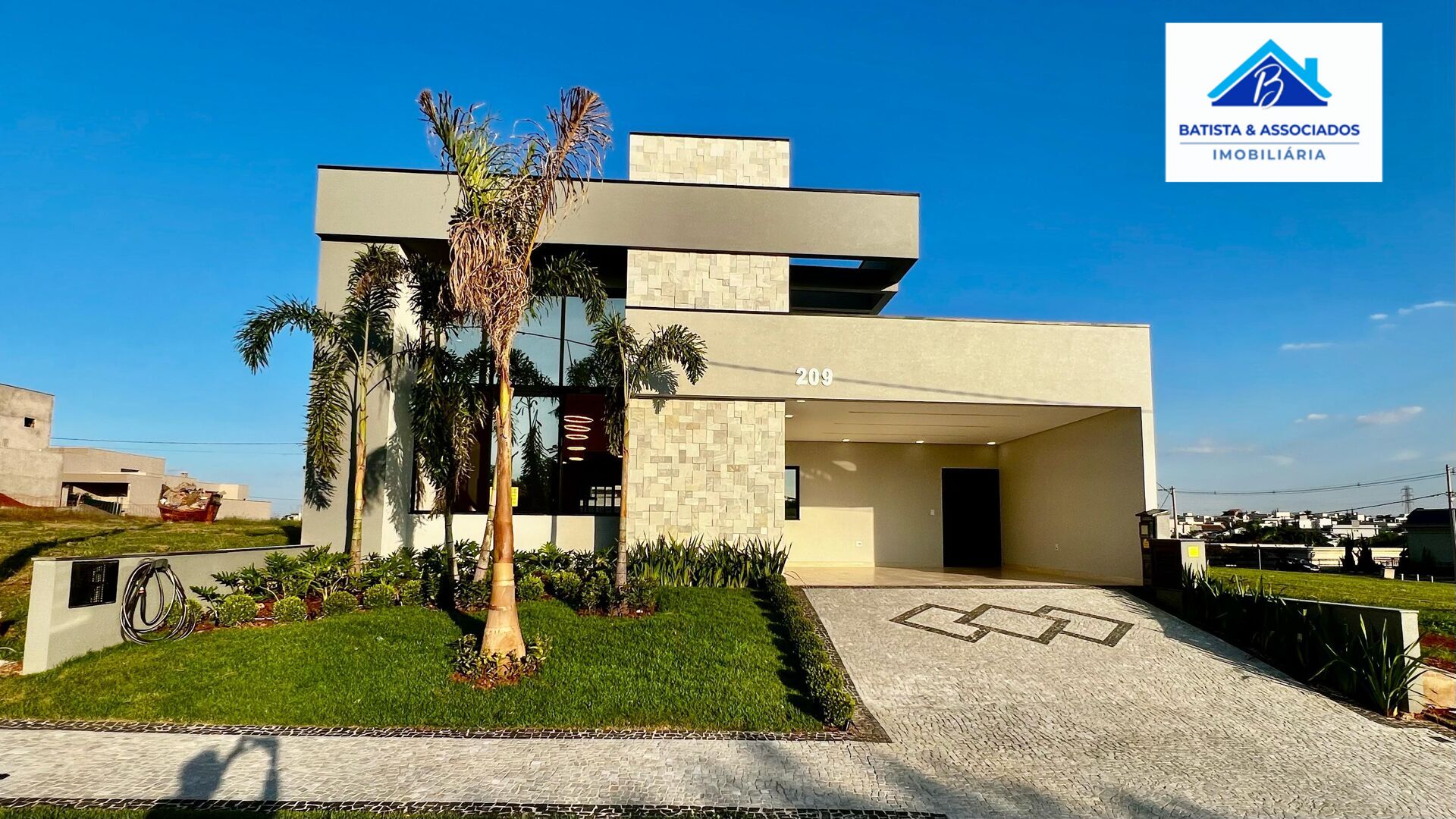 Casa, 3 quartos, 208 m² - Foto 1