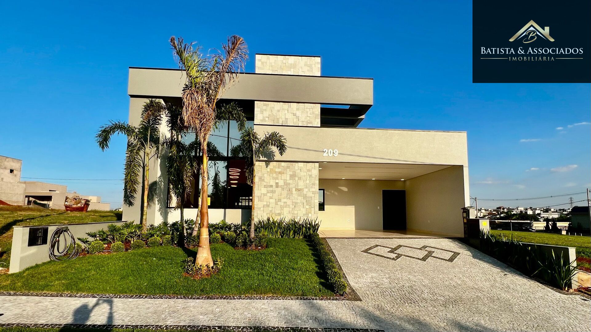 Casa, 3 quartos, 208 m² - Foto 1