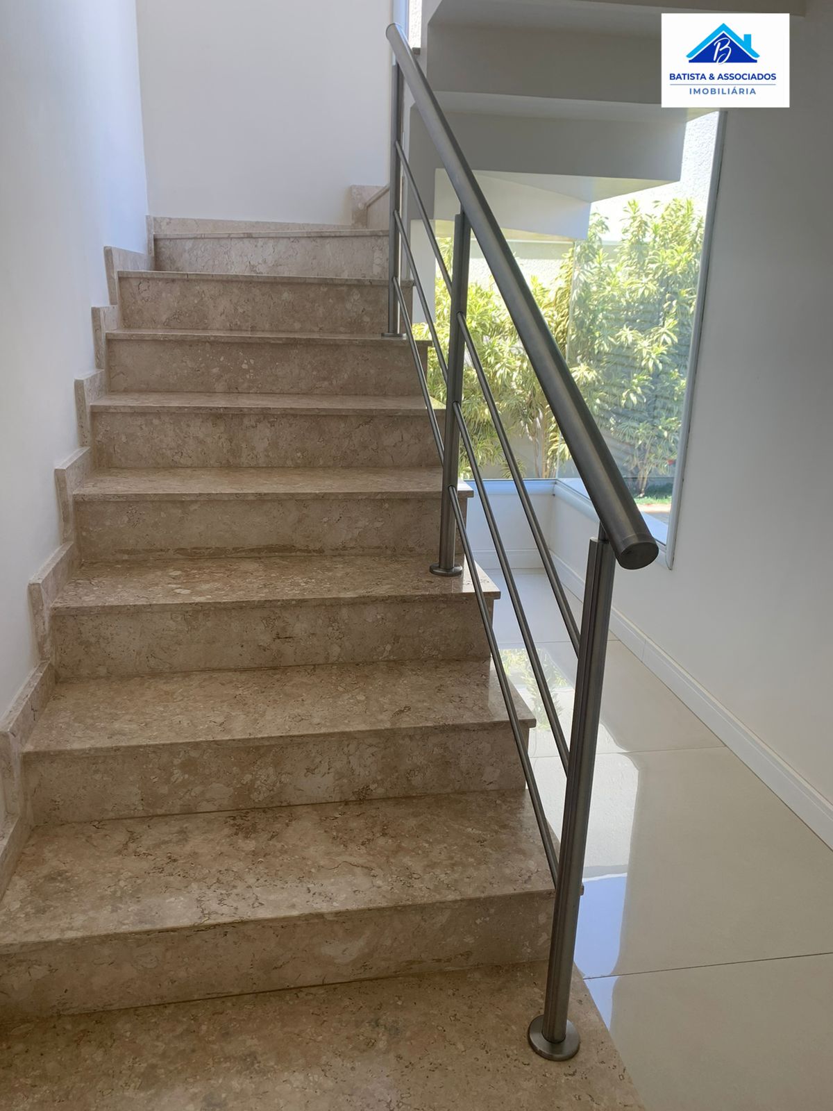 Casa à venda com 3 quartos, 250m² - Foto 7