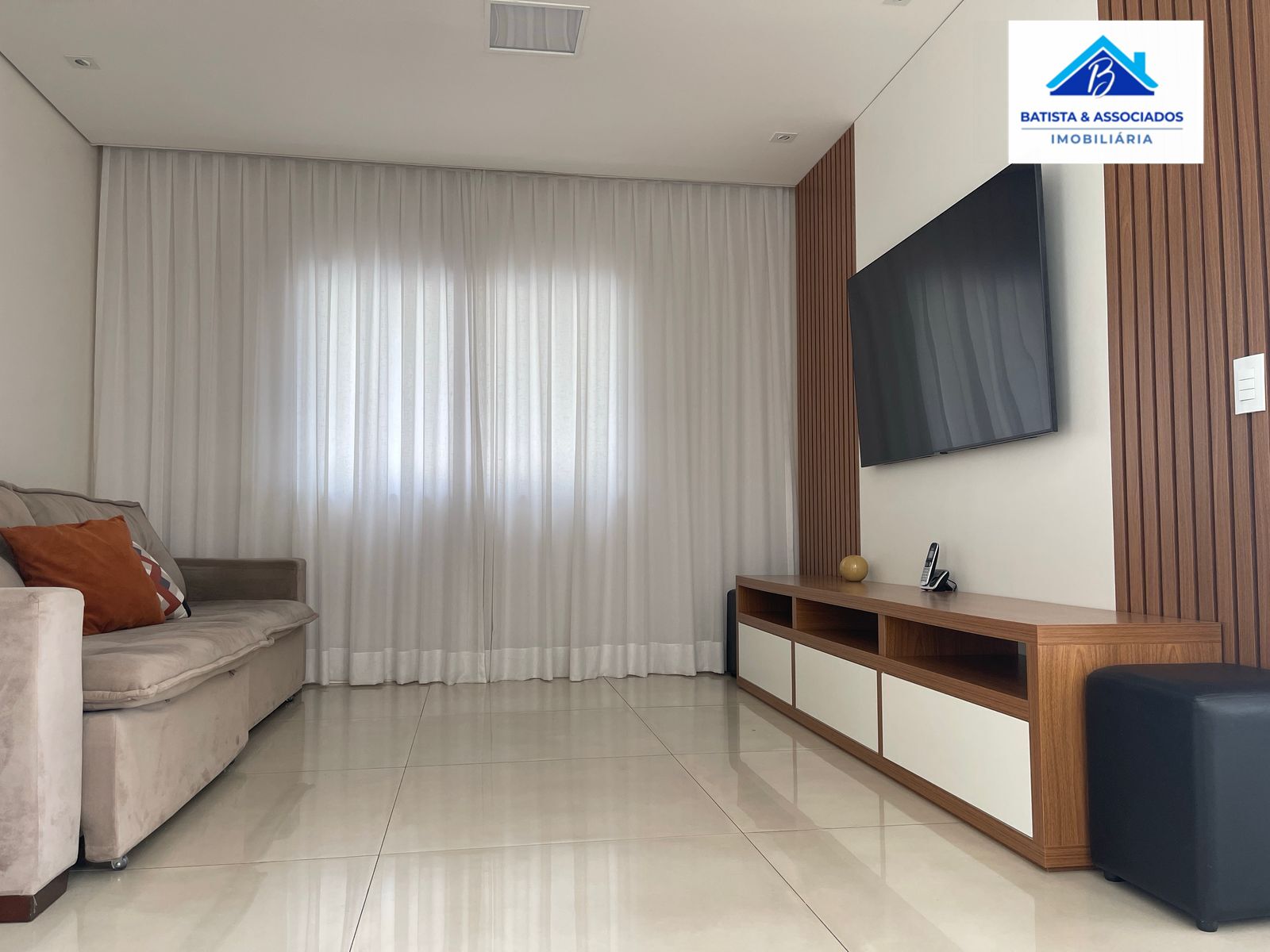 Casa à venda com 3 quartos, 250m² - Foto 4