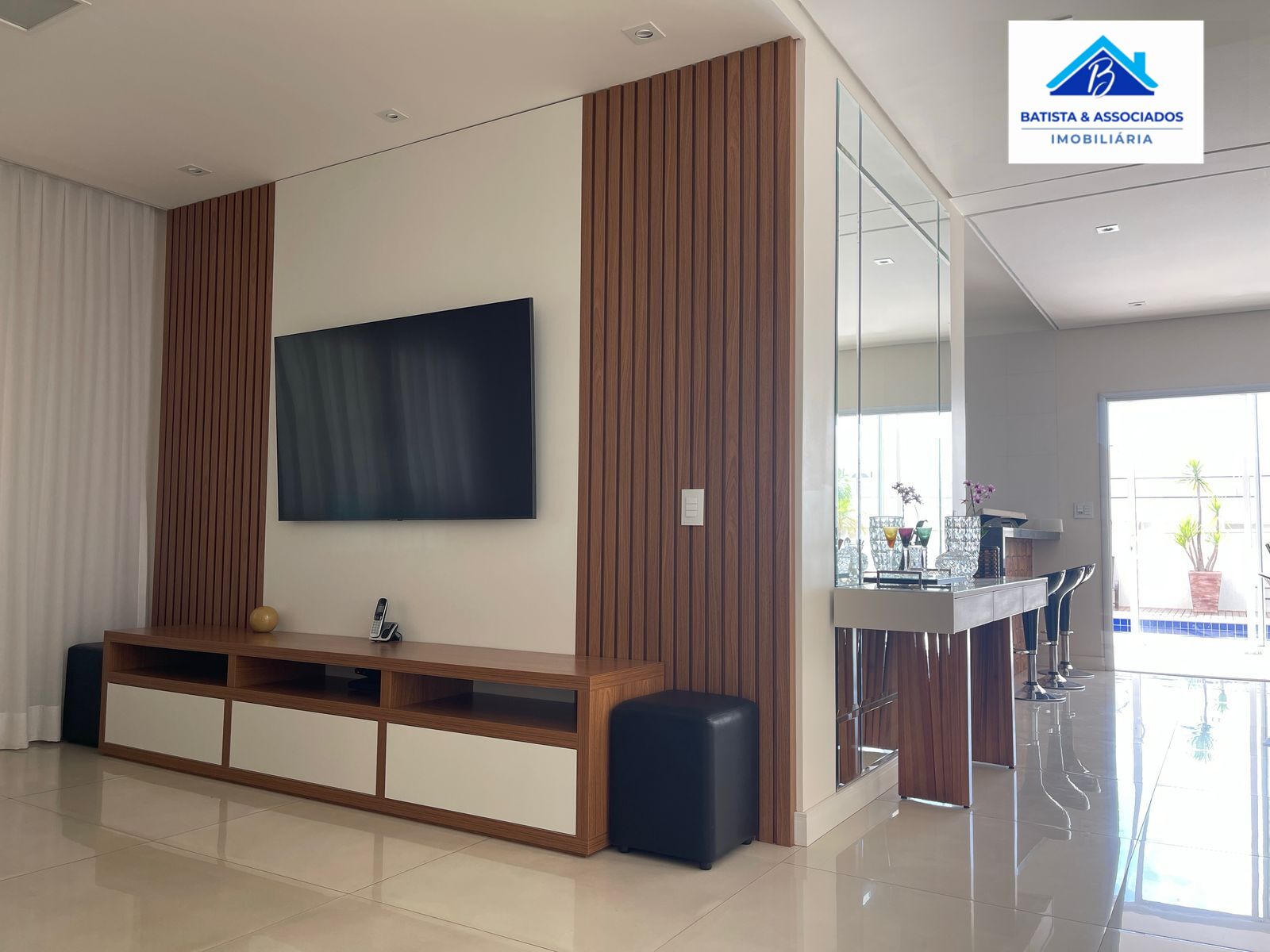Casa à venda com 3 quartos, 250m² - Foto 3