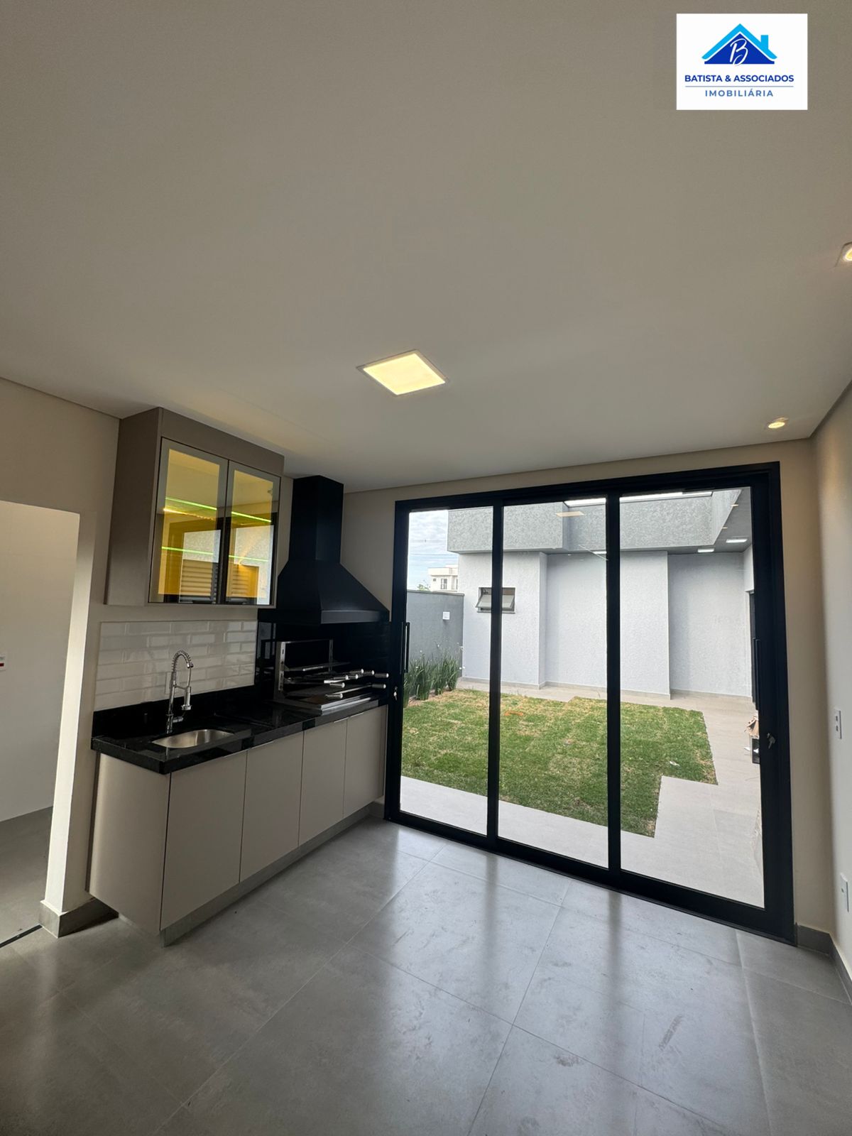 Casa à venda com 3 quartos, 154m² - Foto 4