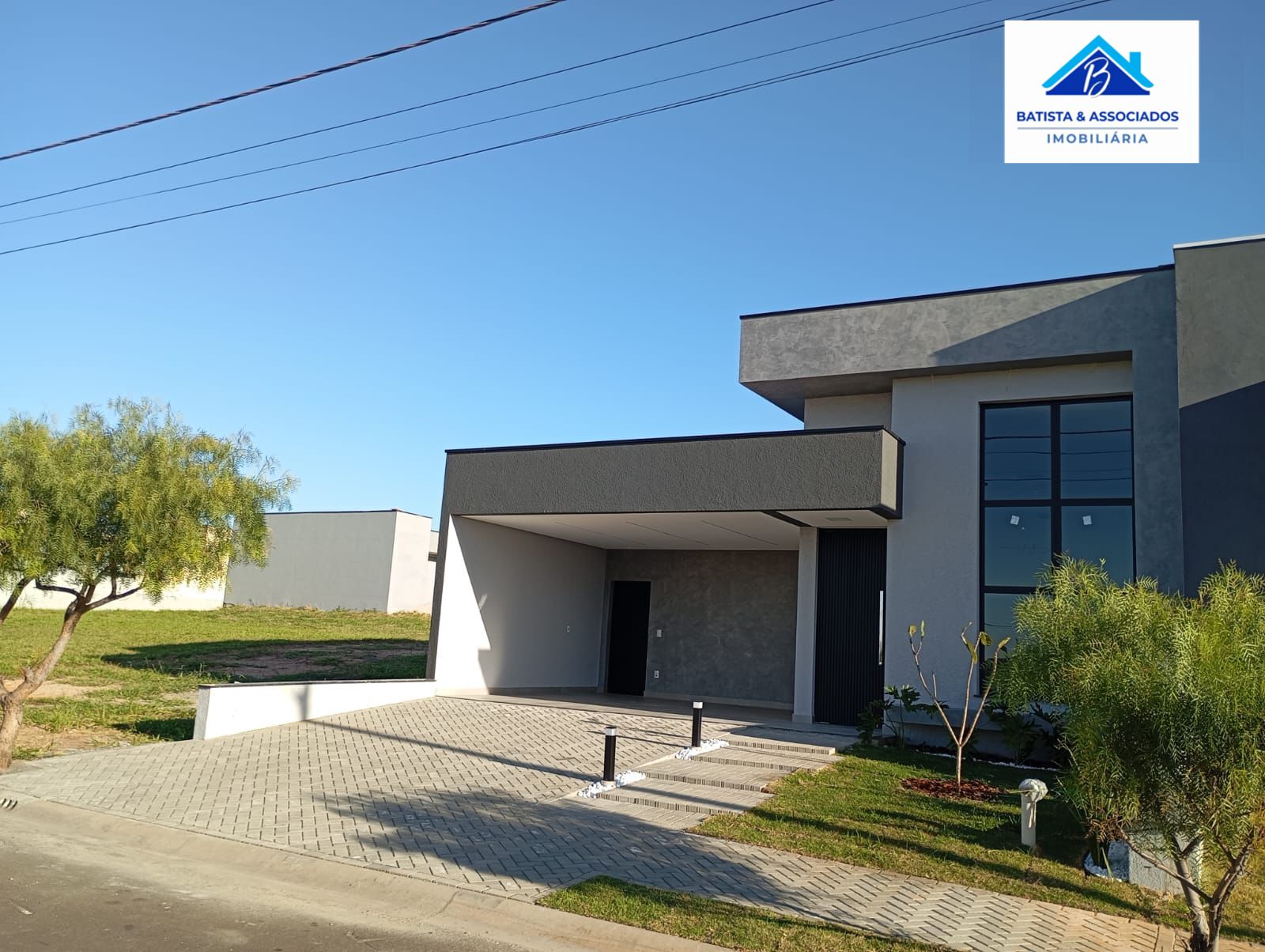 Casa à venda com 3 quartos, 154m² - Foto 1