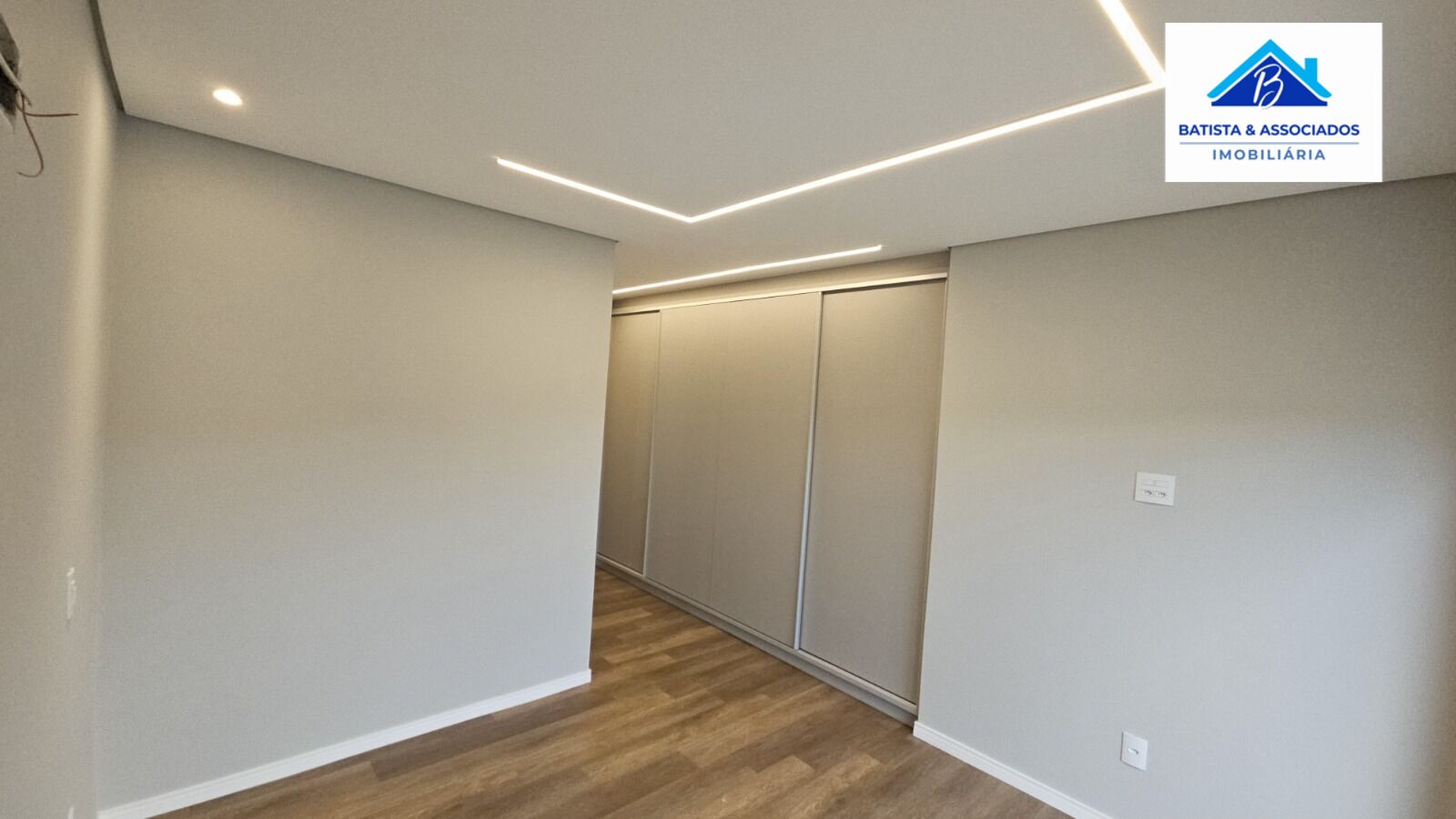 Casa à venda com 3 quartos, 220m² - Foto 18
