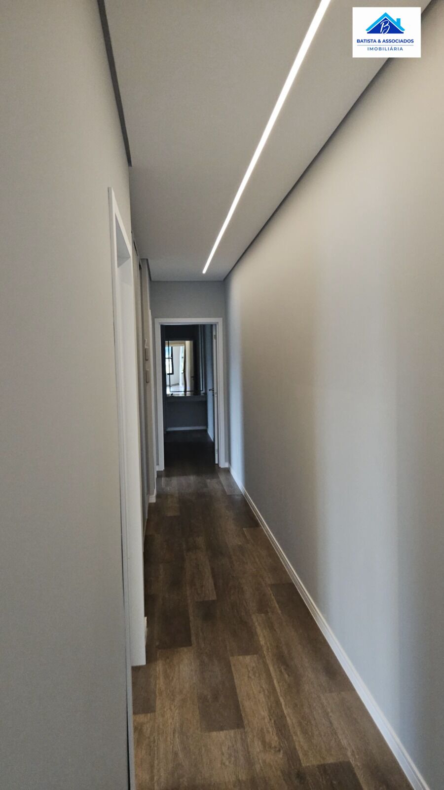 Casa à venda com 3 quartos, 220m² - Foto 8