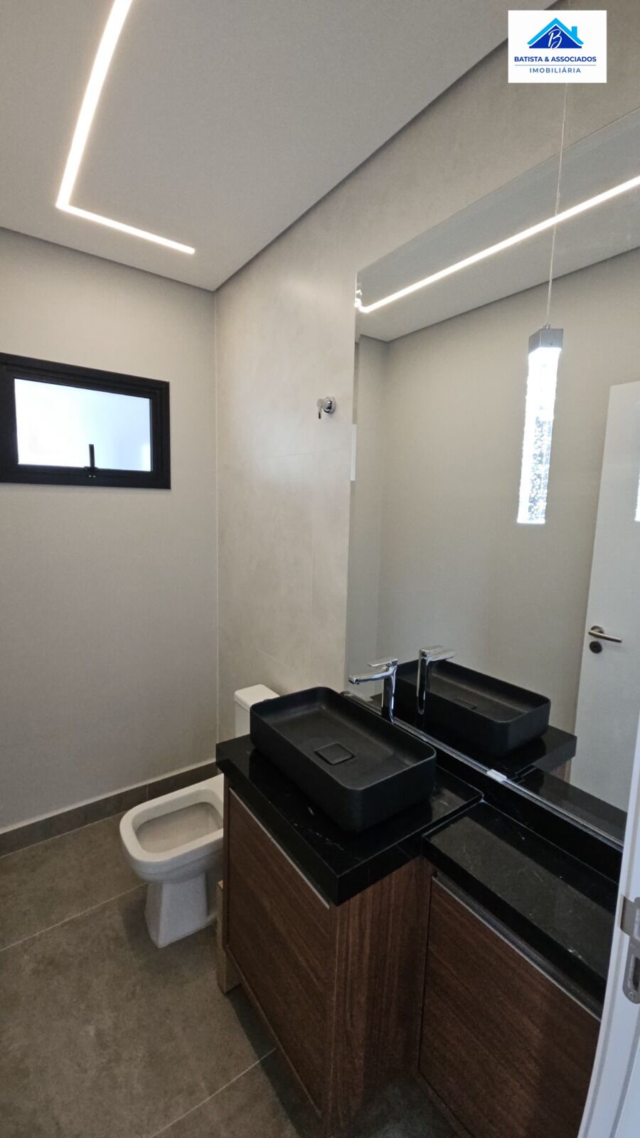 Casa à venda com 3 quartos, 220m² - Foto 11