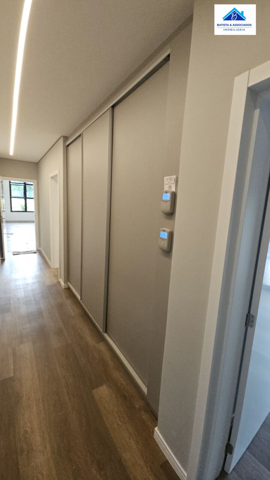 Casa à venda com 3 quartos, 220m² - Foto 9