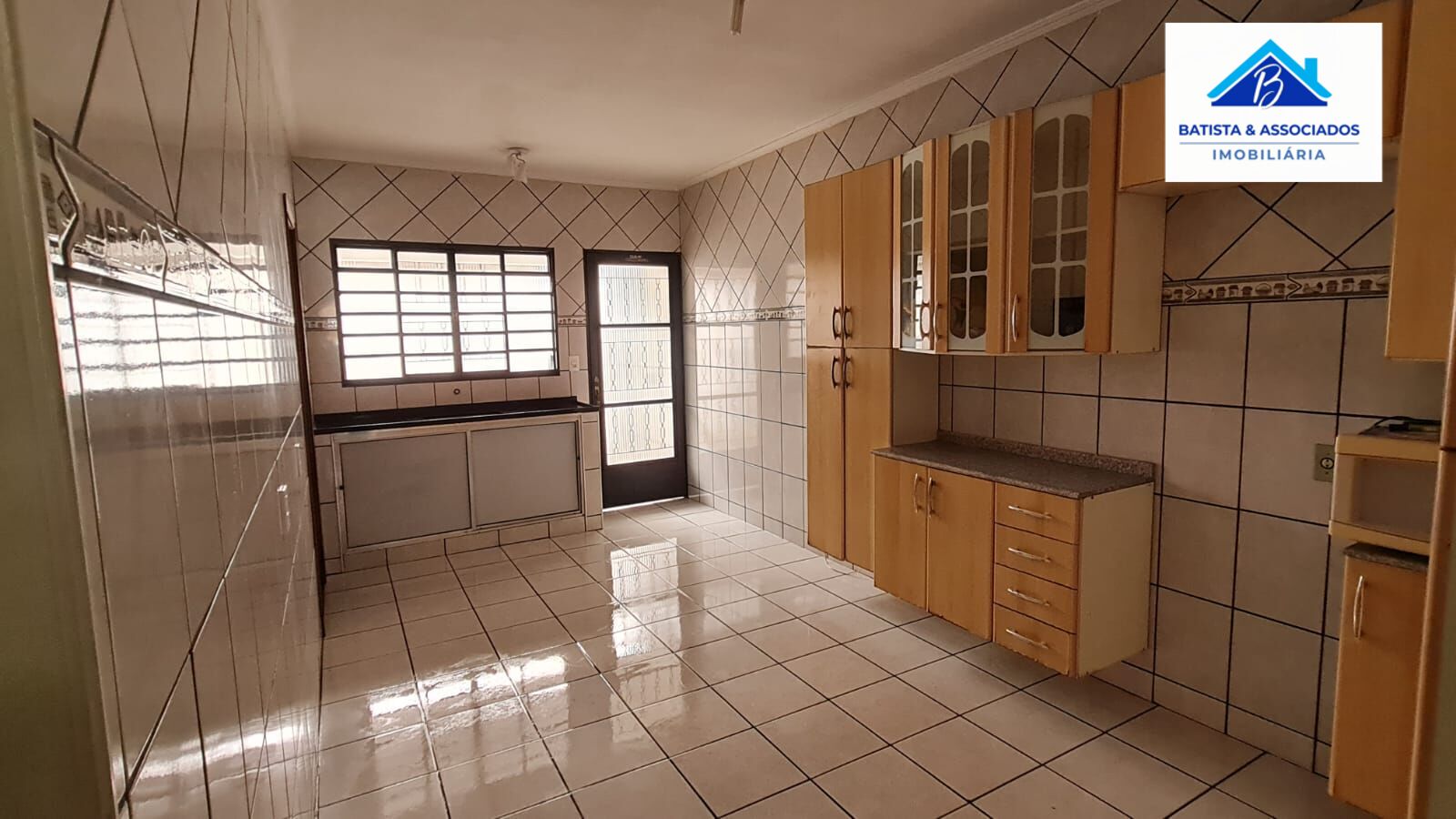 Casa à venda com 3 quartos, 80m² - Foto 14