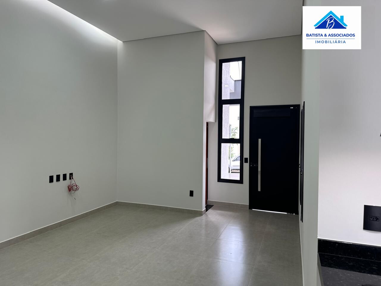 Casa à venda com 3 quartos, 170m² - Foto 2