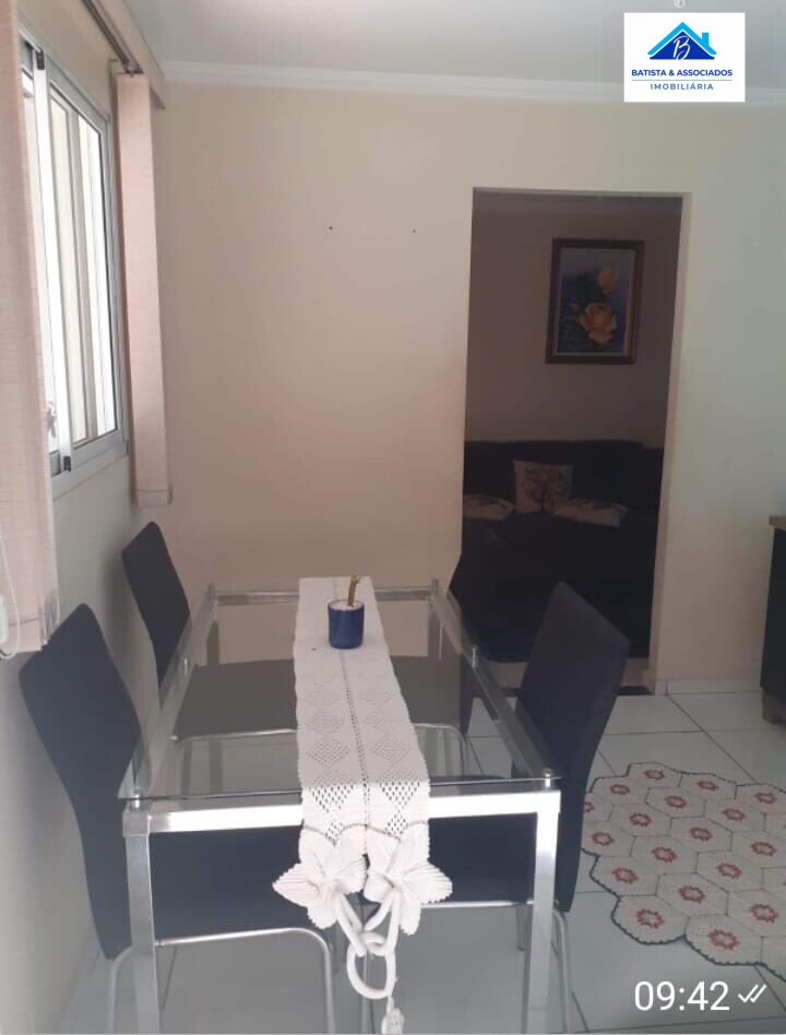 Casa à venda com 2 quartos, 80m² - Foto 2