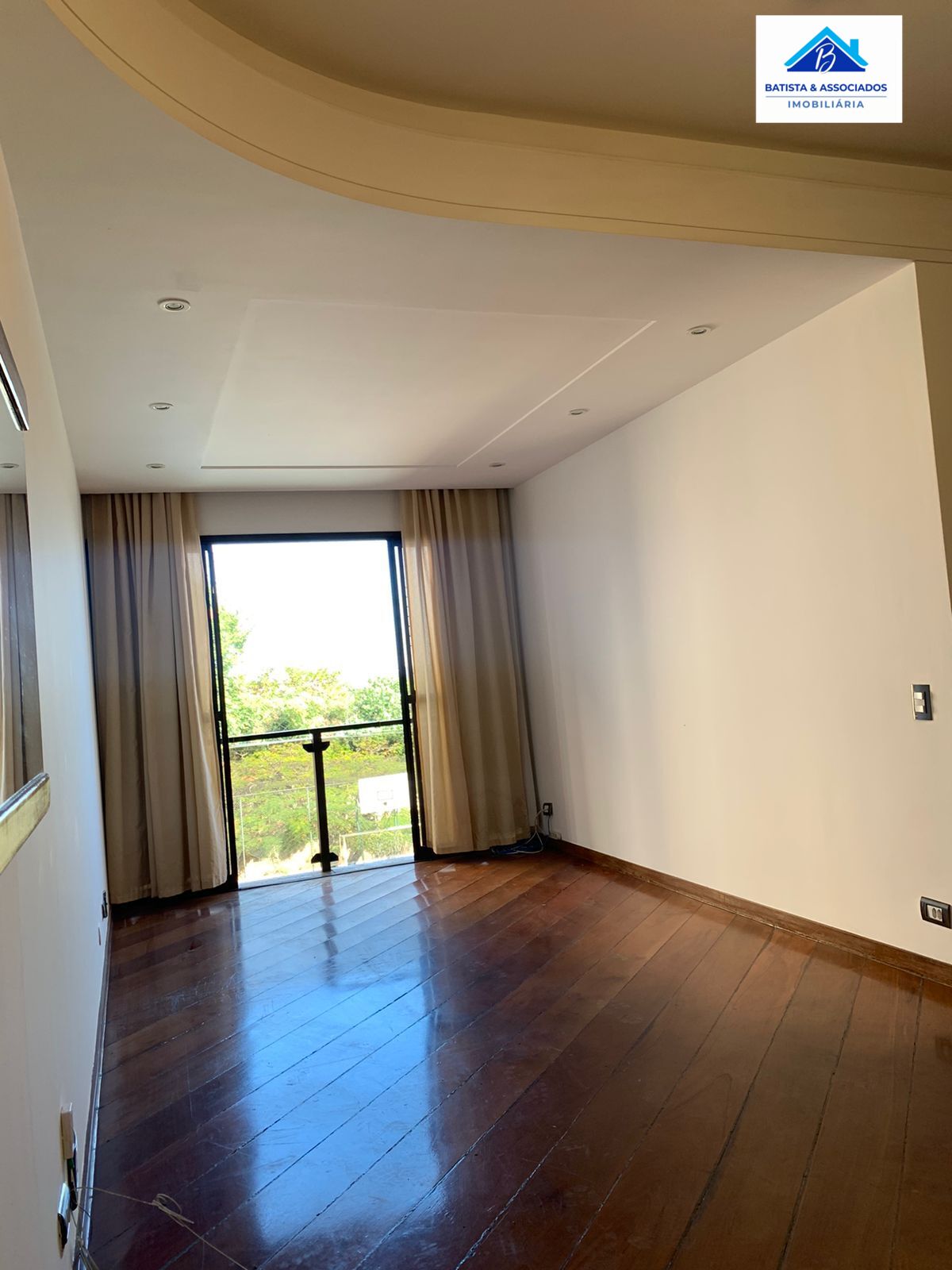 Apartamento à venda com 3 quartos, 116m² - Foto 1