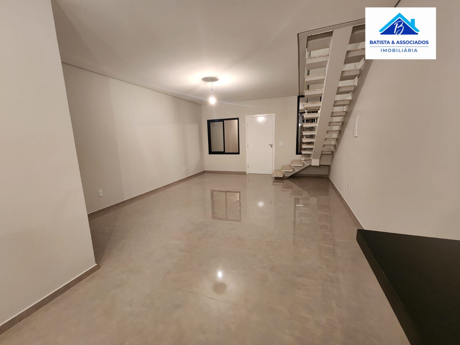 Casa à venda com 3 quartos, 145m² - Foto 4